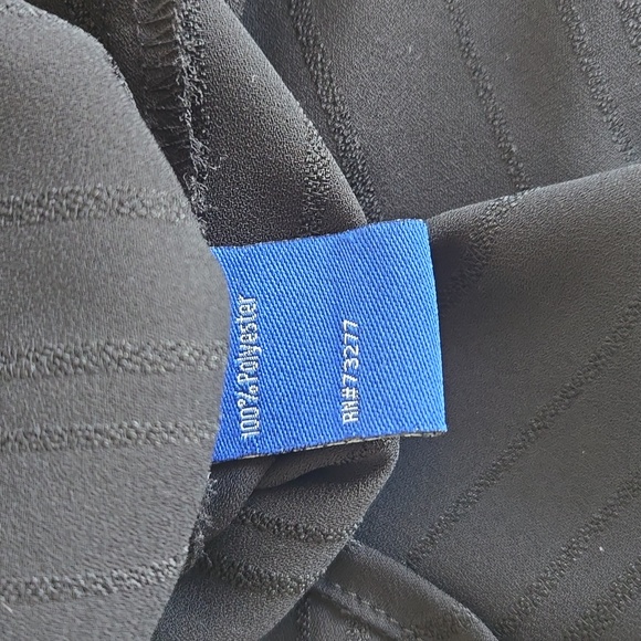 Black zip up top - Picture 5 of 5